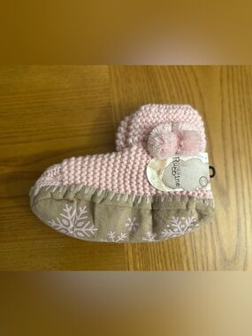 NWT Macchia Di Ruggine Slipper Socks Booties S/M Pink